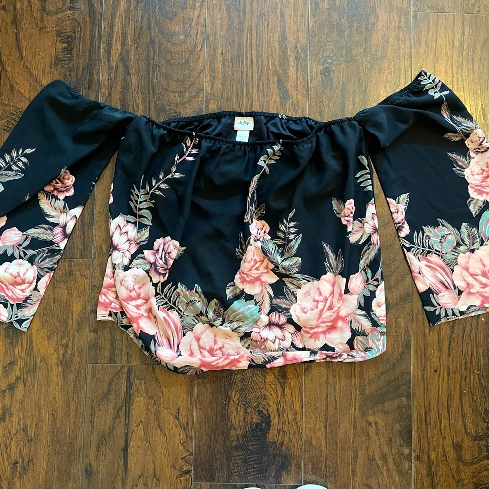 Daytrip off the shoulder floral top